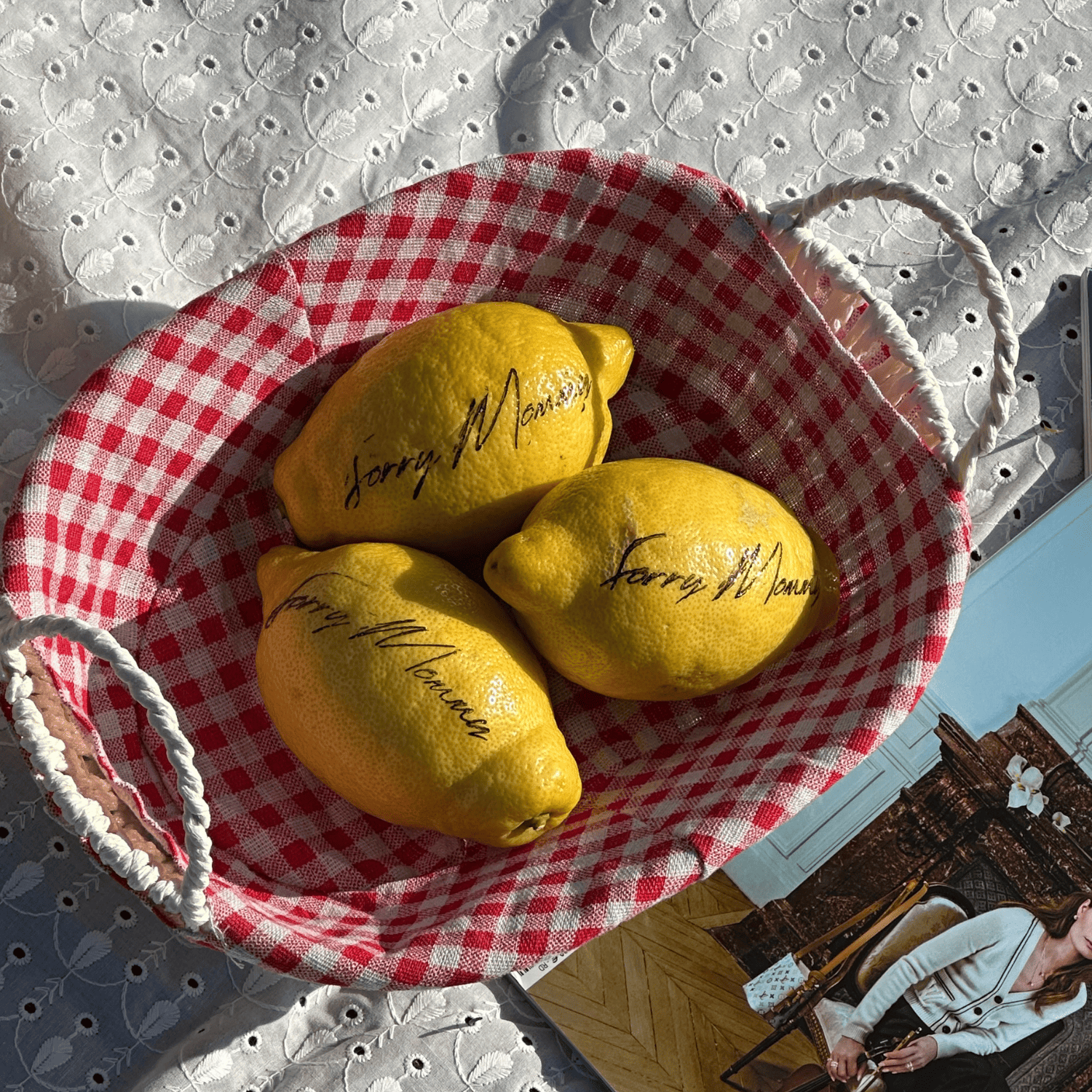 Comment SORRY MOMMY repense ce vêtement iconique